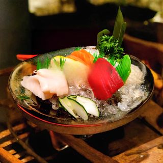 Sashimi moriawase ( 6 uds.) (media ración)