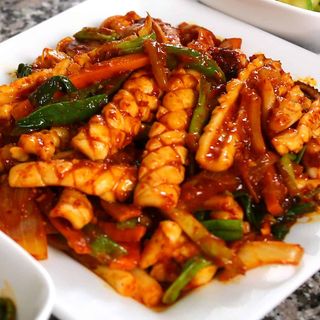 Calamares Con Salsa Picante