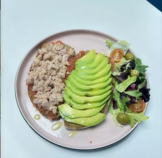Tostada Atún Y Aguacate