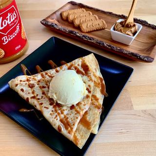 Crep con Crema de Galleta Lotus y Helado