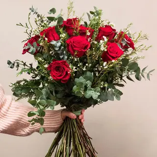 Ramo de 15 rosas rojas