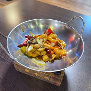 Langostinos salteadas al wok