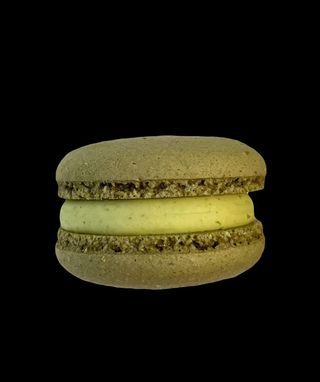 Макарон "Фисташка-малина" (32 гр.)