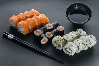 Salmon paradise sushi