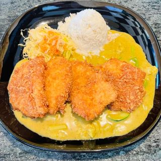 Kurczak chrupiący w sosie curry