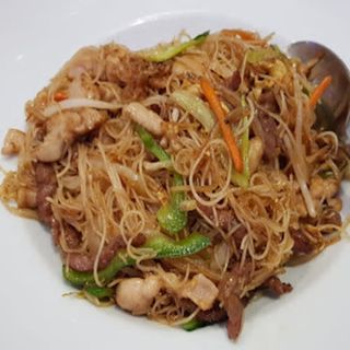 Tallarines Fritos Con Ternera