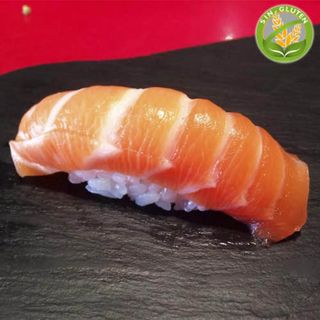 Salmón Nigiri (1 Pza)