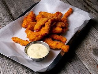 Курячі снеки  з соус тартар (200/50g)