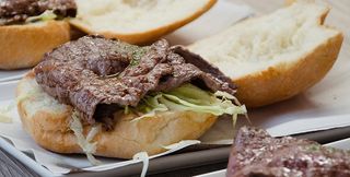 Panino carne di cavallo e insalata
