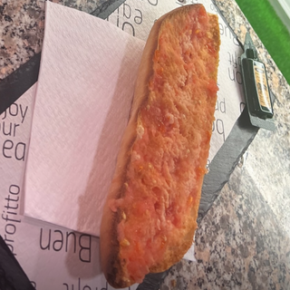 Tostada con tomate
