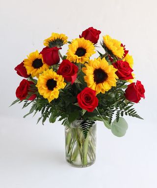 Bouquet di Girasoli e Rose Rosse