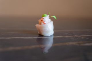 Branzino, gambero rosso e yuzu