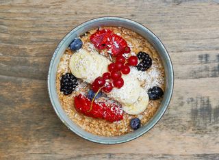 Oatmeal cu fructe proaspete