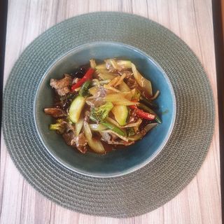 Danie z wołowiny z grzybami mun 500g