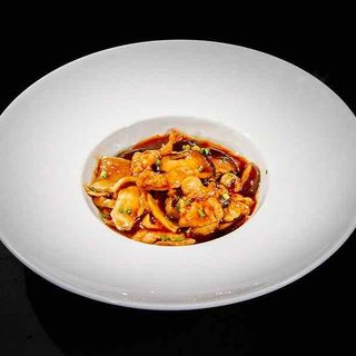 Maiale funghi e bambu