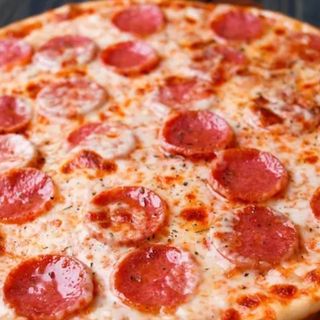 Pizza Peperoni (33cm)
