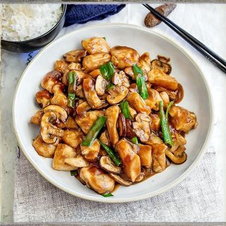Stir Fry Chicken & Mushroom in Soy Sauce
