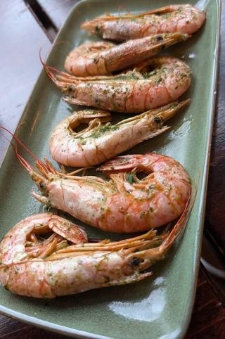 Gambas salteadas con ajo (6 uds.)