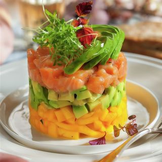 Tartar De Salmón Con Mango