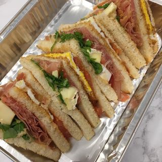 Club sandwich al crudo