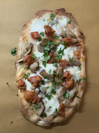 Pinsa bianca salsiccia