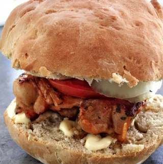 Bollo de lomo o pollo