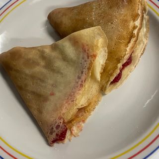 Naleśniki z dżemem  żurawinowym 2szt