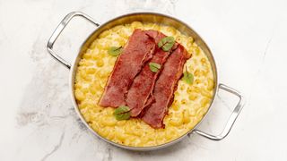 Mac`n`chesse c говяжьим беконом