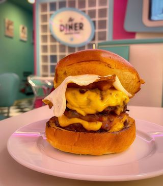 Big Kahuna Burger (320 G.)