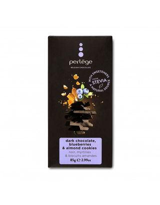 Perlége черен шоколад с боровинка и бадемови бисквитки без захар