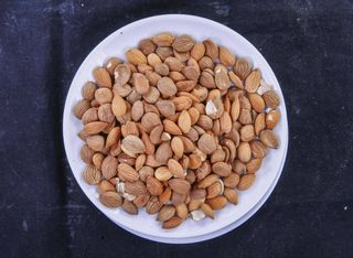 Кайсиева ядка (100гр)