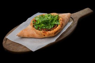 Хачапурі з м`ясним пікантним соусом