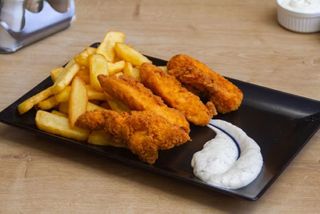 Chicken fingers cu cartofi