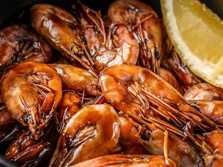 Креветка під соєво-часниковим соусом (200g)