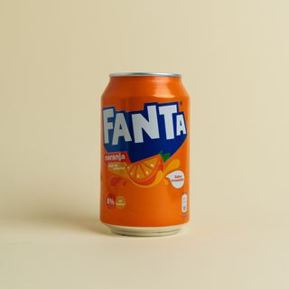 Fanta Naranja lata 330ml.