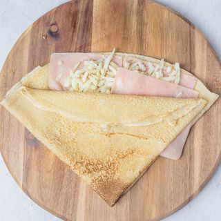 Palačinka sa šunkom, pavlakom i kačkavaljem