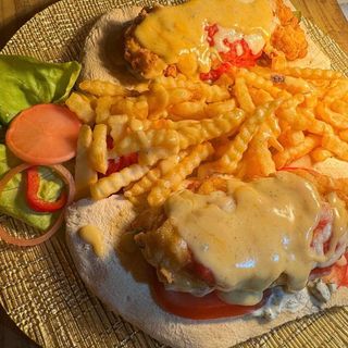 Pollo parmigiana crazy cu cartofi prajiti