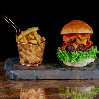 Burger Voodo i mini frytki