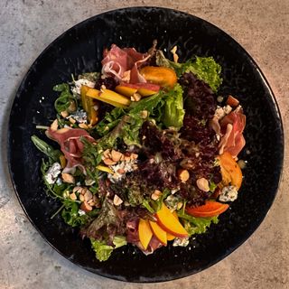 Салат з прошуто