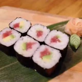 E16. Maki De Atún (6 Uds.)