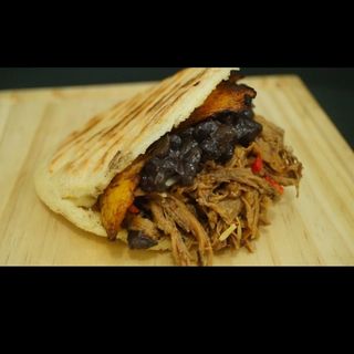 Arepa Pabellón (1 Und.)