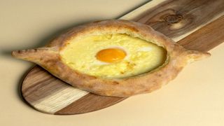 აჭარული ხაჭაპური პატარა თეთრი ცომით