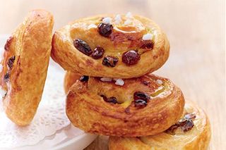 Круассан с изюмом