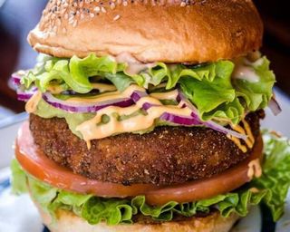 Virgin Veggie + Batatas Fritas + Bebida