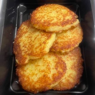 Placki ziemniaczane z nadzieniem z boczku i cebuli