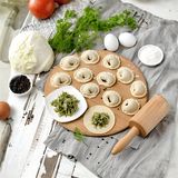 Вареники с капустой и зеленью