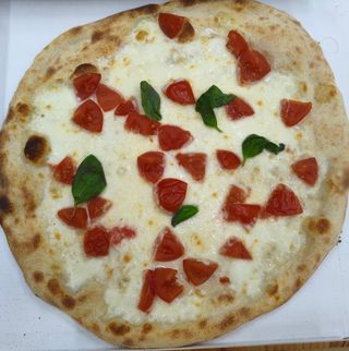 Pizza caprese