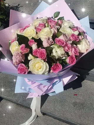 Buchet trandafiri si lalele