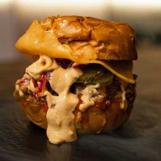 Pulled Pig Burger