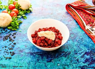 Salată de sfeclă roșie cu hrean